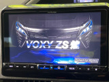 【BIG-Xナビ】人気の大画面BIG-Xナビを装備。専用設計で車内の雰囲気にマッチ!ナビ利用時のマップ表示は見やすく、テレビやDVDは臨場感がアップ!いつものドライブがグッと楽しくなります♪