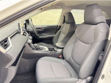 トヨタ中古車「まるごとクリーニング」施工済。外装はもちろん内装はシートを外して見えない所まで徹底洗浄しています。