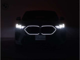 【キドニーグリル】BMWは約90年もの間、ほぼ全ての車両にひと目でBMWだと分かるこの特徴的なフロントグリルが備えられ、デザイン・アイコンとして親しまれてきました。