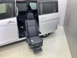セカンドスライドアップシートで車いすからの乗り降りもしやすく便利です