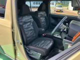 自社整備工場併設! 納車整備からアフターフォローまでお任せください。 車検や定期点検、オイル交換はもちろん、ナビやドラレコ、バックカメラ、ETC等の取り付けも当店にお任せください。
