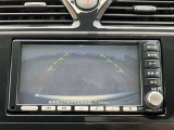バックビューモニター付きで、ひと目でうしろの状況がわかるためスムーズに駐車できます。