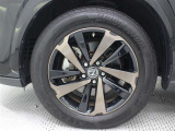 タイヤサイズ225/60R18 純正アルミホイールです。