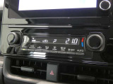 オートエアコンです。快適な温度を保ち、オールシーズン快適です。