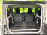 普段のお買い物や通勤、送迎等に十分な荷室スペースを確保しております。セカンドシートを倒すと、大きな荷物の積載も可能です♪