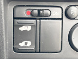 【パワースライドドア】スマートキーや運転席のスイッチでスライドドアの開閉が可能♪電動だから力を入れてドアを開ける必要が無く、小さいお子様でも、重い荷物を持っている時もラクに開け閉めできます♪