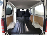 乗車定員は3人です。その分荷室が広大です。