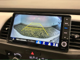 【バックカメラ】リバースにするだけで映ります、後方の安全確認や、狭い駐車場での車庫入れ、雨の日や夜間など視界の悪い時に便利です!安全にバックする為には欠かせない装備です。