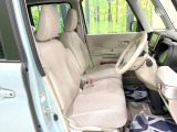 運転席まわりには十分なスペースがあり、大柄な方でもゆったり運転していただける環境です。