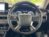 【純正革巻きステアリング】上質な革を使用することで、手にしっかり馴染みとても運転しやすいハンドルです♪
