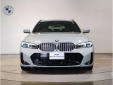 【キドニーグリル】BMWは約90年もの間、ほぼ全ての車両にひと目でBMWだと分かるこの特徴的なフロントグリルが備えられ、デザイン・アイコンとして親しまれてきました。