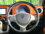 【純正革巻きステアリング】上質な革を使用することで、手にしっかり馴染みとても運転しやすいハンドルです♪
