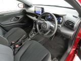 シンプルで使いやすいデザインの運転席です。