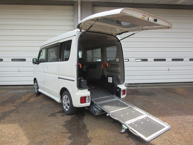 NV100クリッパーリオ チェアキャブ ハイルーフ 4WD