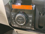 【オートエアコン】一度お好みの温度に設定すれば、車内の温度を検知し風量や温度を自動で調整。暑い&hellip;寒い&hellip;と何度もスイッチ操作をする必要はありません。快適な車内空間には必須の機能ですね♪