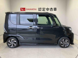 車両右側面からの写真になります。車をご覧になりたい時はお気軽に最寄りの店舗へご相談下さい。