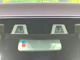 【スズキ セーフティサポート】走行中に前方の車両等を認識し、衝突しそうな時は警報とブレーキで衝突回避と被害軽減をアシスト。より安全にドライブをお楽しみいただけます。