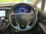 【純正革巻きステアリング】上質な革を使用することで、手にしっかり馴染みとても運転しやすいハンドルです♪