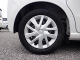 純正のホイールカバーを履いてます!