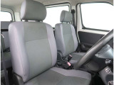 【フロントシート】運転しやすいドライバーズコックピット!ドライブが楽しくなります。