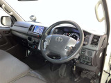 見通しのよいすっきりとした視界で、誰でも運転しやすいです。運転のしやすさは疲れにくさにも繋がりますよ♪