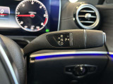 メルセデス・ベンツの定める厳しい基準をクリアしたお車のみをご案内させて頂きます。納車前整備はメーカー規定に基づき100項目以上にも及ぶ点検を熟練のメカニックによって行いご納車させて頂きます