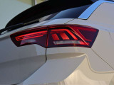 シャープな印象のLEDテールランプがリアスタイルを引き立てます。