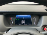 ホンダセンシング装着車となっております。衝突軽減ブレーキ、誤発進抑制機能、歩行者事故低減ステアリング、路外逸脱抑制機能、アダプティブクルーズコントロール、車線維持支援システム他、安全運転を幅広く支援。