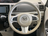 【スマートアシストⅢ】走行中に前方の車両等を認識し、衝突しそうな時は警報とブレーキで衝突回避と被害軽減をアシスト。より安全にドライブをお楽しみいただけます。