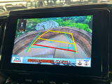 【バックカメラ】駐車時に後方がリアルタイム映像で確認できます。大型商業施設や立体駐車場での駐車時や、夜間のバック時に大活躍!運転スキルに関わらず、今や必須となった装備のひとつです!