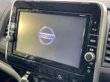【大画面ナビ】人気の大型9インチナビを装備。存在感のある大画面はインパクト大!ナビ利用時のマップ表示は見やすく、テレビやDVDは臨場感がアップ!いつものドライブがグッと楽しくなります♪