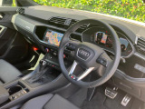 Audiのインテリアはエクステリア同様、優れたデザイン性とクオリティ、そして機能性を兼ね備えております。