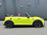 MINI正規ディーラーならではの品質の高い認定中古車を常時20台以上展示しております。