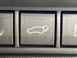 【パワーバックドア】スマートキーや運転席のボタンを押すだけでリアゲートが自動で開閉します!荷物を持っている時や、高い位置にあるバックドアを閉める際に便利な機能です♪