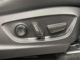 パワーシート搭載。微妙な調整が手軽にでき、ピッタリのポジションで運転することが可能です。