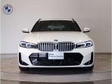 ☆BMWの代名詞とも言える【キドニーグリル】一目見ただけでBMW車であると認識できる確固たるアイコンとして存在感を放ちます☆