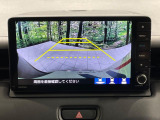 【バックカメラ】駐車時に後方がリアルタイム映像で確認できます。大型商業施設や立体駐車場での駐車時や、夜間のバック時に大活躍!運転スキルに関わらず、今や必須となった装備のひとつです!