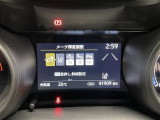 レーンディパーチャーアラートとは車線または走路からの逸脱の可能性を警告すると共に、車線または走路からの逸脱を避けるためのハンドル操作の一部を支援する機能です。詳細は販売店スタッフまでおたずねください。