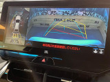 【パノラミックビューモニター】専用のカメラにより、上から見下ろしたような視点で360度クルマの周囲を確認することができます☆縦列駐車や幅寄せ時に活躍してくれます♪