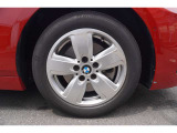 BMW承認の純正タイヤを装備しております☆お問合せ(無料ダイヤル)0078-6002-613077迄お待ちしております。大阪府吹田市芳野町5-55 毎水曜、第二・第三火曜日定休 営業時間10:00〜18:00