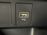 USB充電口を搭載しています!携帯電話の充電などに便利です!