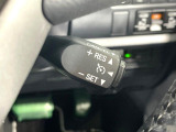 【クルーズコントロール】高速道路もラクラク走行。アクセルを離しても一定速度で走行ができ、長距離運転時の負担を軽減!加速・減速も簡単なスイッチ操作で調整できます。