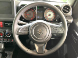 【純正革巻きステアリング】上質な革を使用することで、手にしっかり馴染みとても運転しやすいハンドルです♪