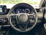 インテリアに合わせたデザインのステアリングは、運転される方のことも考え、運転しやすい形状、大きさです。是非一度、実際に触ってお確かめください。