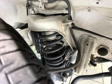 お車を安心してお乗りいただく為には、足回りの定期点検が欠かせません。サービスサポート(有償保証)では無料点検もご提供しており、安心のカーライフをお過ごしいただけるサポート体制が整っています。