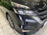 【LEDヘッドライト】悪天候や夜間走行時も良好な視界を確保し安心して運転できる高輝度LEDヘッドライトを装備!点灯速度が早く、消費電力も抑えられています。