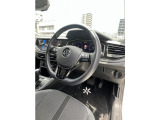 ロングドライブでも疲れにくいと定評のあるシートです。国産車とは全く違った座り心地ですが長年に渡り欧州で培われた椅子文化を是非ご体感下さい。