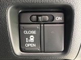 【パワースライドドア】スマートキーや運転席のスイッチでスライドドアの開閉が可能♪電動だから力を入れてドアを開ける必要が無く、小さいお子様でも、重い荷物を持っている時もラクに開け閉めできます♪