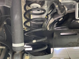 お車を安心してお乗りいただく為には、足回りの定期点検が欠かせません。サービスサポート(有償保証)では無料点検もご提供しており、安心のカーライフをお過ごしいただけるサポート体制が整っています。