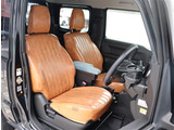 お車選びをお楽しみ頂けるよう、在庫車の展示スペースを十分に確保しております。